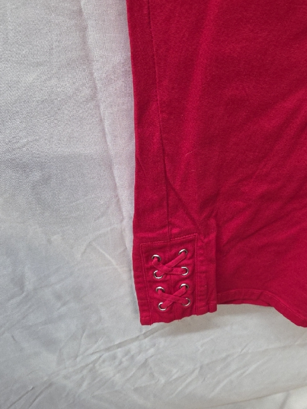 Catherines Red Capris with Eyelet Hem Detail 4X - Picture 2 of 9